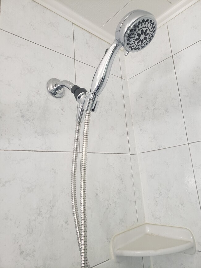 Building Photo - 19 Maplewood Ave