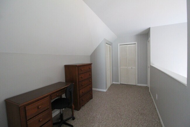 Building Photo - 1342 Hunters Rd