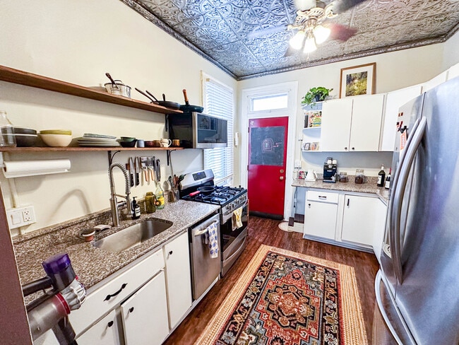 Building Photo - 276 46th St