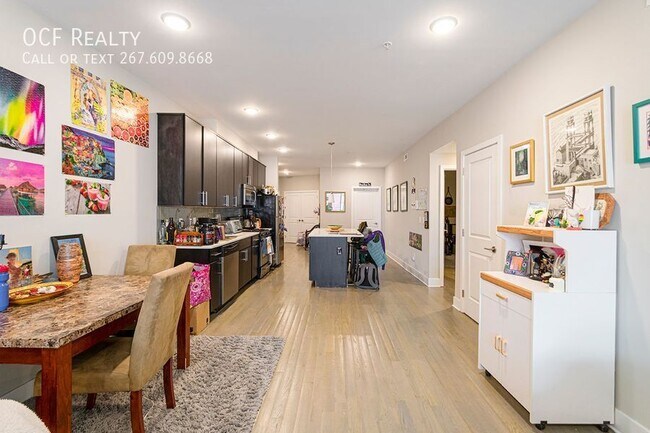 Building Photo - Graduate Hospital Three Bed Apartment