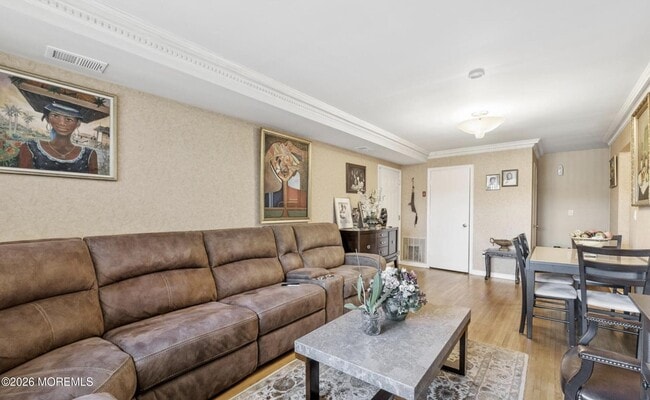 Building Photo - 390 College Dr E