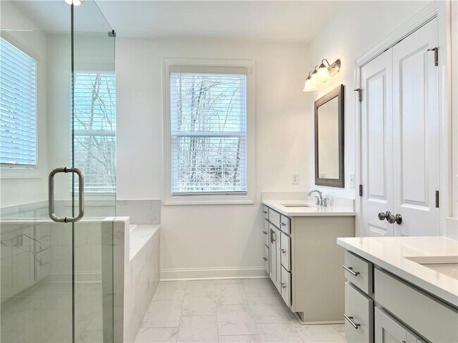 Building Photo - 1562 Wellborn Walk