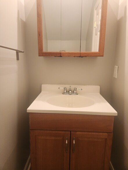 1/2 bath - 3373 Van Dyke Rd