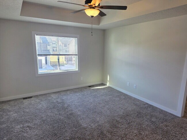 Building Photo - 6951 Bluebell Ct