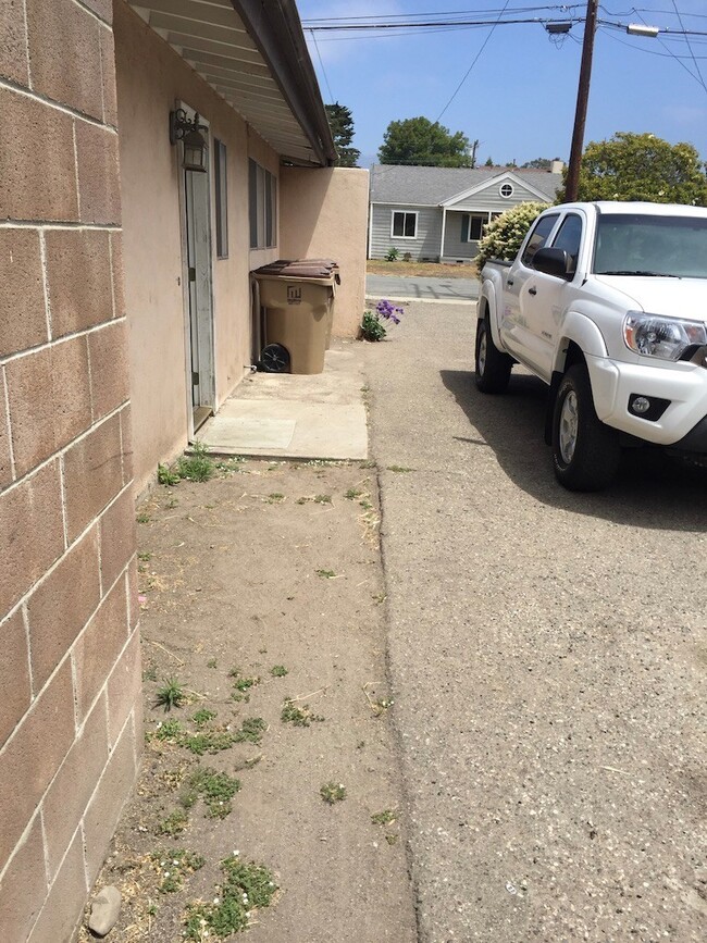 Building Photo - 6835 Trigo Rd