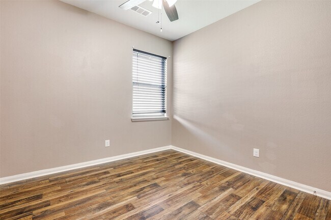 Building Photo - 3015 Watercrest Dr