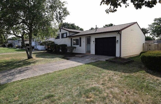 Building Photo - The Hass House | Comfortable South Bend Getaway