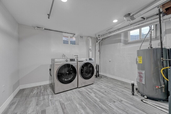 Building Photo - $3,695.00, $300 OFF First Months' Rent - 4 Bedroom, 3 Bath, Single Family Home in Denver with Fin...