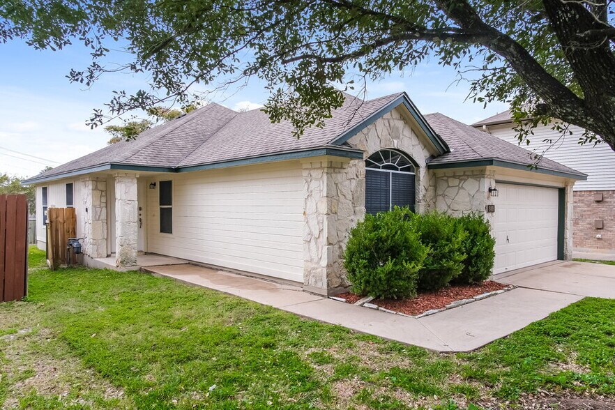 Building Photo - 809 Bushmills Ct