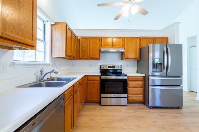 Building Photo - 304 Holly Pines Ct