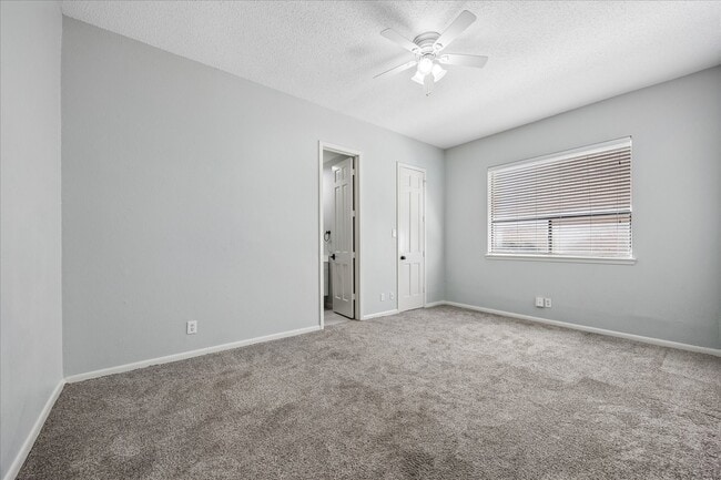 Building Photo - 1605 Potomac Dr