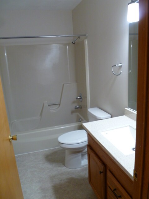 2E-Bathroom - 1303 Jenkins St
