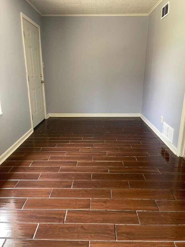 Building Photo - 1401 Brookhaven Rd