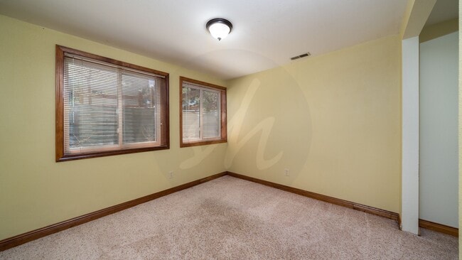 Building Photo - 5 Bedroom 3.5 Bath Home in Discovery @ Rockrimmon