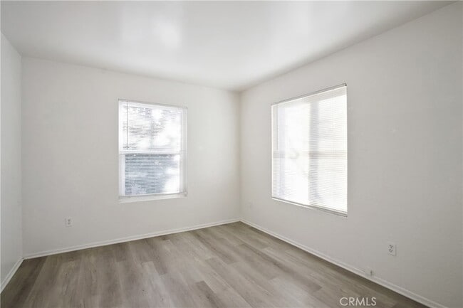 Building Photo - 8167 Vineyard Ave