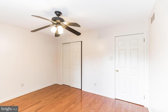 Building Photo - 48 Stonehurst Ct