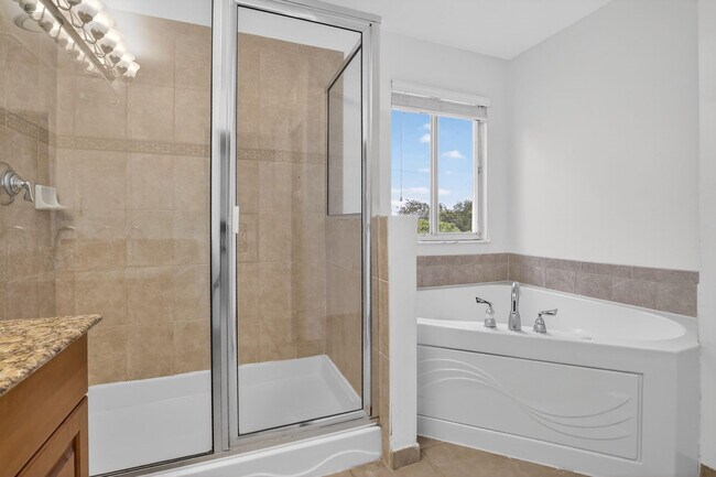 Building Photo - 19343 SW 60th Ct