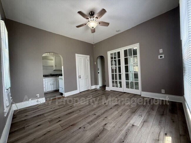 Primary Photo - 3038 Walnut Ct
