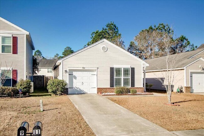 Building Photo - 11 Summer Lake Way