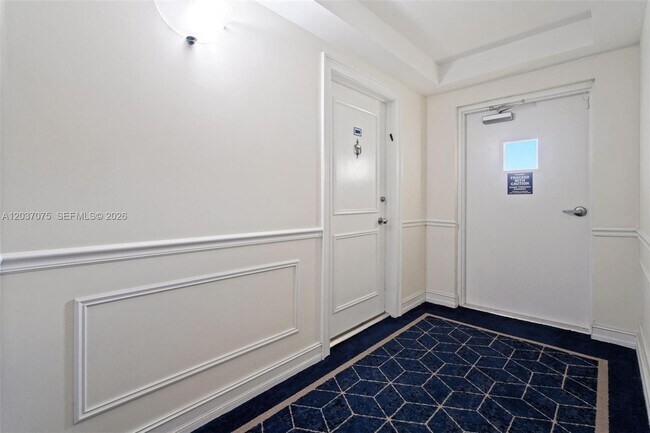 Building Photo - 1 Las Olas Cir