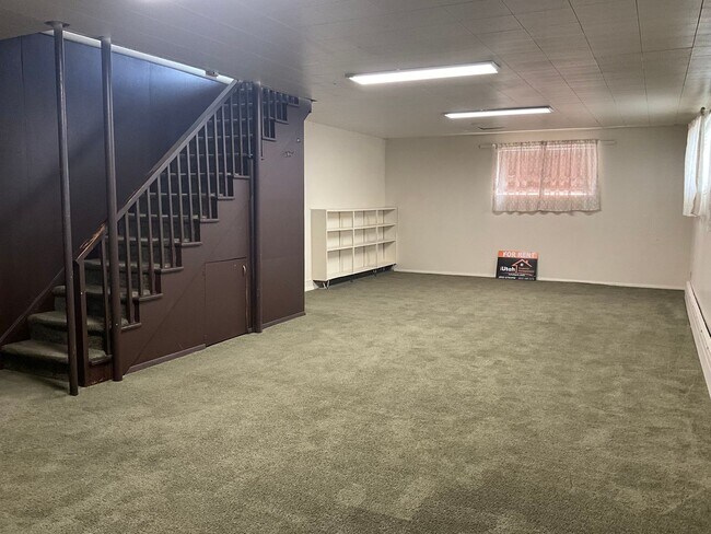 Building Photo - 484 38th St