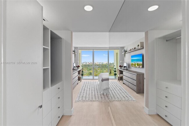 Building Photo - 3350 SW 27th Ave