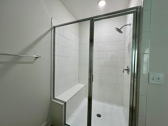 Building Photo - 2132 Barrowcliffe Dr NW