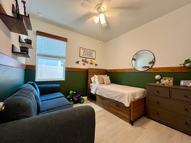 Building Photo - Beautiful 3/2 in Lakeland!