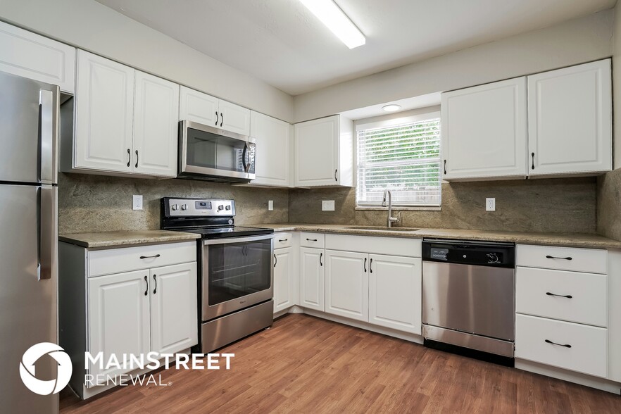 Building Photo - 15802 Key Grass Ln