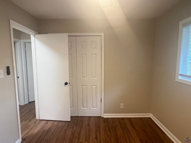 Building Photo - 1199 Runnymede Ln