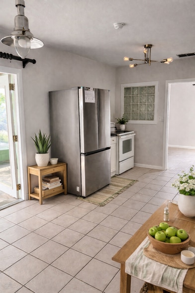 Building Photo - 514 42nd Ave N