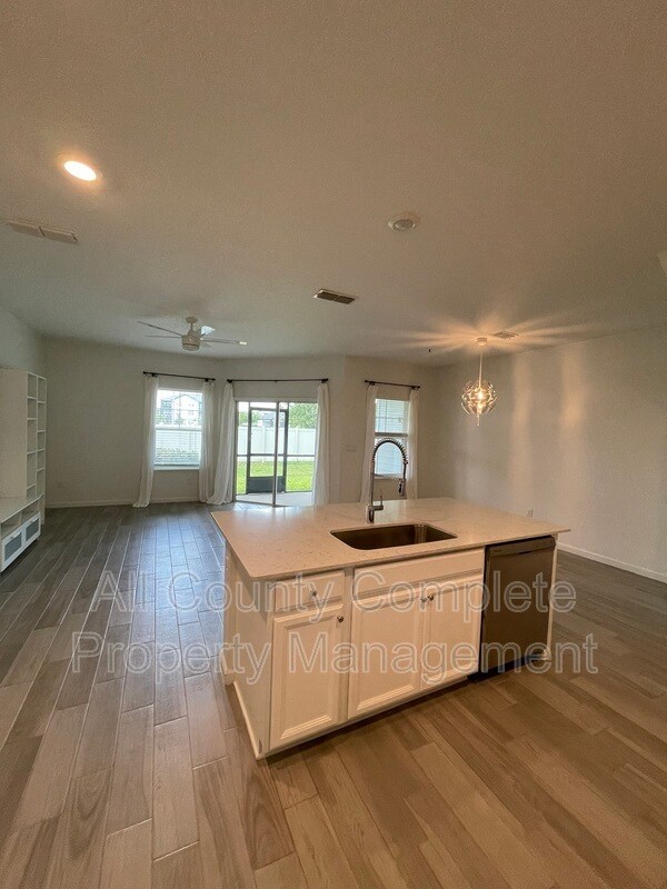 Building Photo - 12804 Josslyn Ln