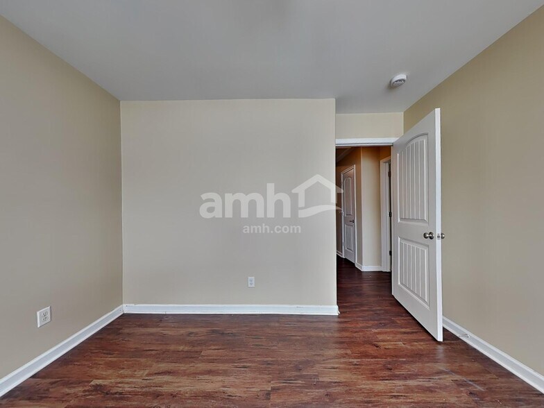 Building Photo - 45 Chey Hill Ln