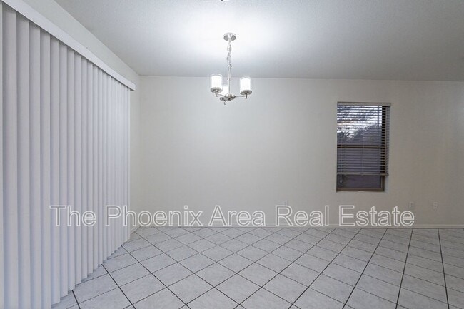 Building Photo - 663 S Colonial Ct