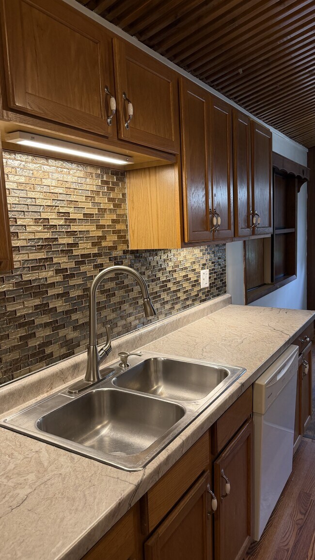 Building Photo - 101 McKinley Cir