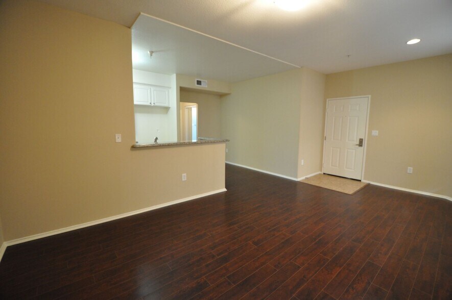 Building Photo - 5500 Bonner Ave