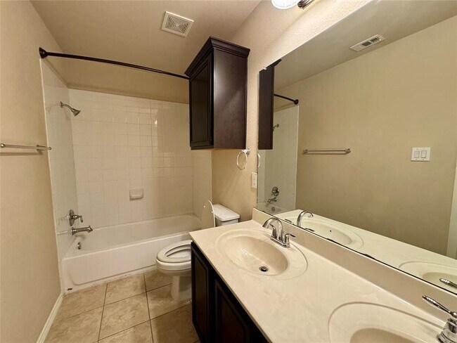 Building Photo - 8629 White Ibis Dr