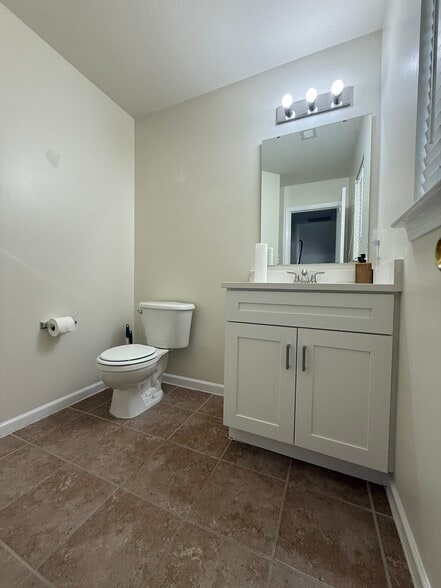 Powder room - 8253 Belmont Stables Dr