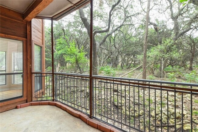 Building Photo - 4711 Spicewood Springs Rd