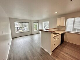 Building Photo - 931 N 86th St