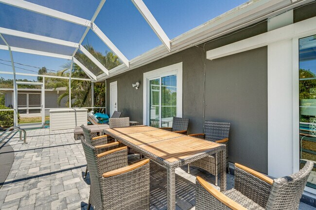 Building Photo - 6908 Antigua Pl