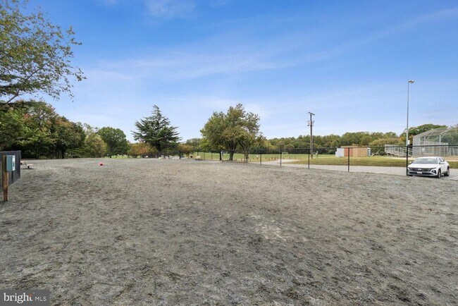 Building Photo - 1641 Bandit Loop