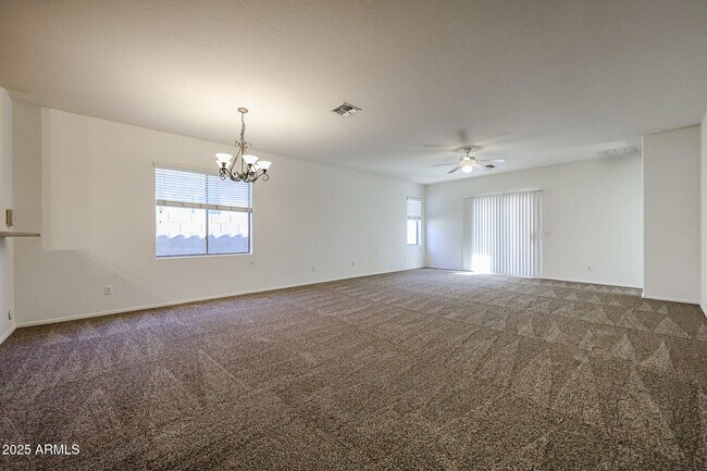 Building Photo - 45449 Alamendras St