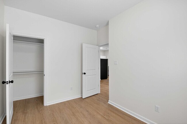 Building Photo - 2005-2007 Scotty Ct