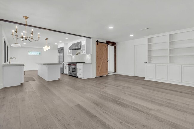 Building Photo - 26232 Glen Canyon Dr