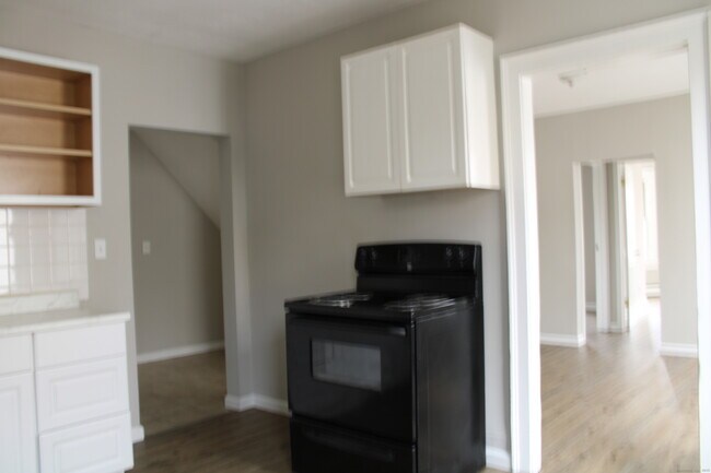 Building Photo - 42 Summer St