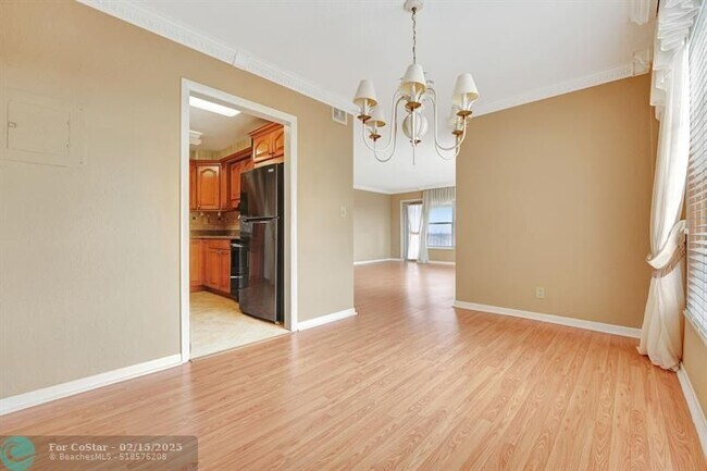 Building Photo - 10777 W Sample Rd