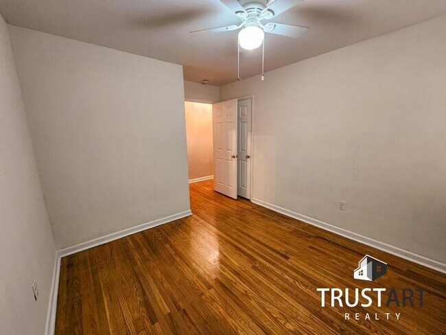 Building Photo - 2-bedroom house in Lawndale North East Phi...