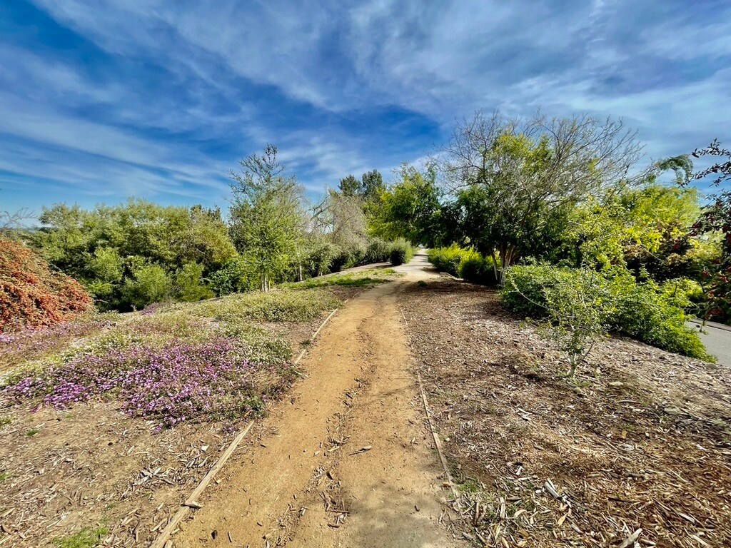 Building Photo - 1306 Montana St