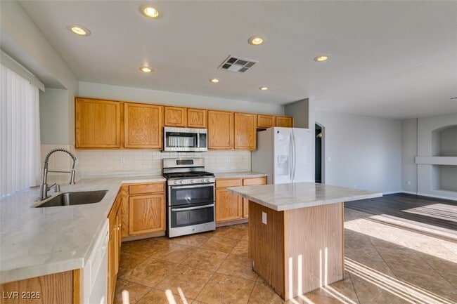 Building Photo - 7809 Calico Flower Ave